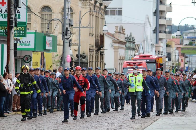 Urussanga: desfile cívico marca a celebração do Bicentenário da Independência do Brasil  