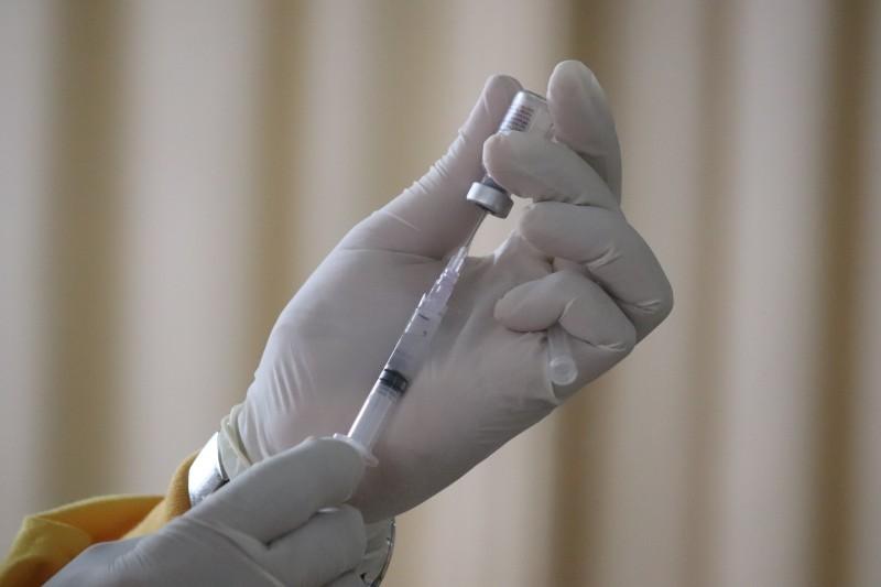 Covid-19: vacinação completa é o caminho, ressalta pneumologista
