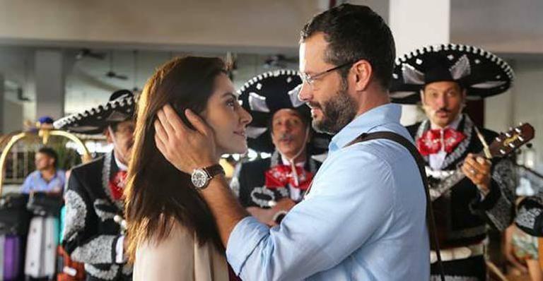 Qualquer Gato Vira-Lata estreia no Farol Shopping
