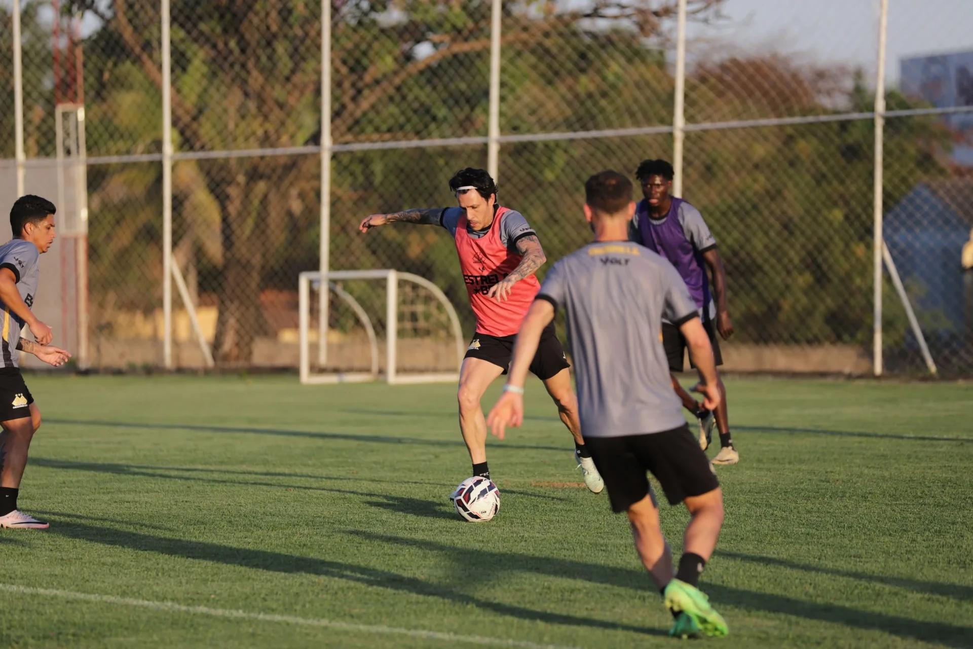 Em sequência de jogos fora de casa, Criciúma visita o Atlético Goianiense