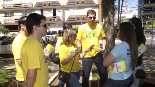 Candidatos da chapa OAB Mais fazem caminhada pelo Centro de Criciúma