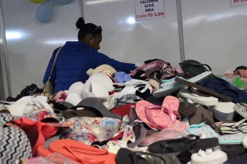 Angeloni promove bazar beneficente com descontos de até 70%