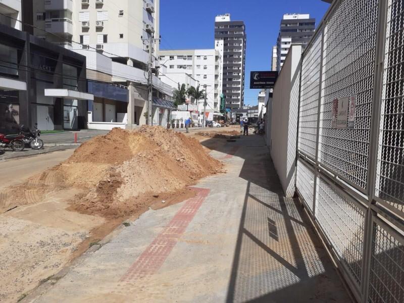 Rua Felipe Schmidt fechada na manhã desta segunda-feira