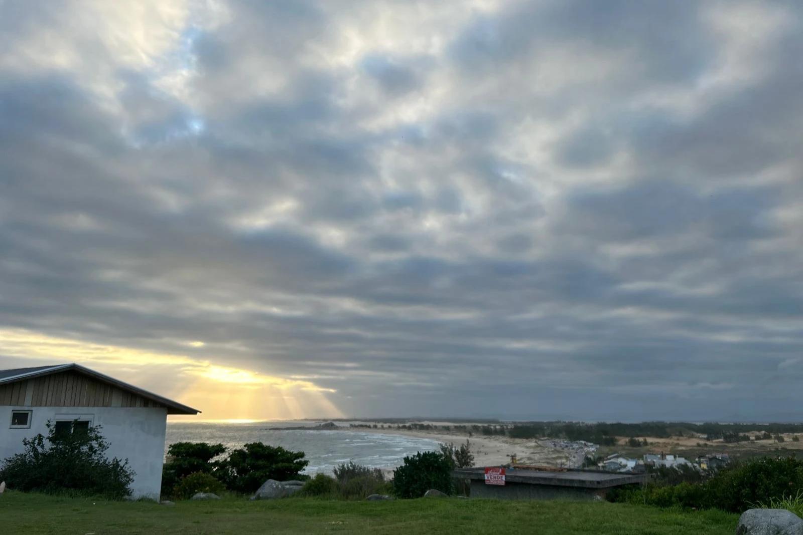Primeiro domingo de 2025 será com sol e chuva no Sul de Santa Catarina