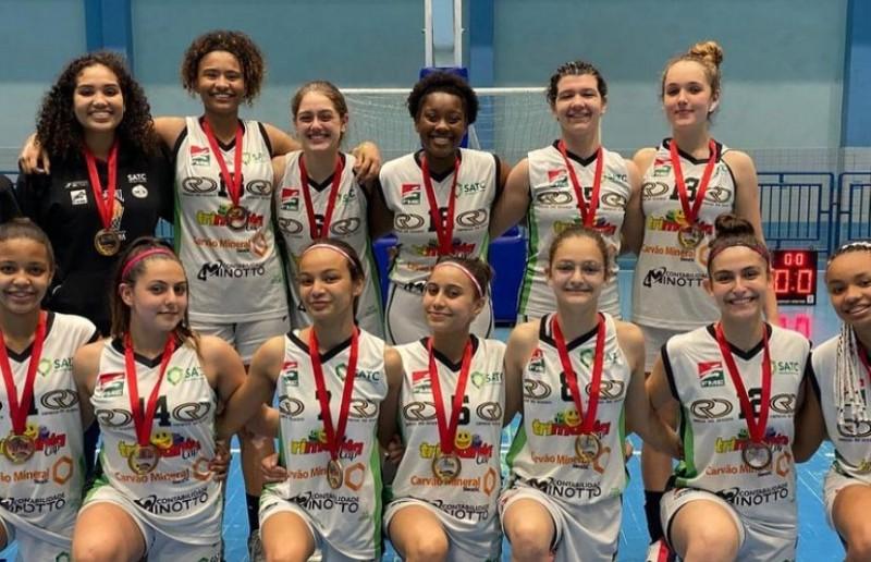 Equipe de basquete Sub-14 de Criciúma é campeã de competição em Florianópolis