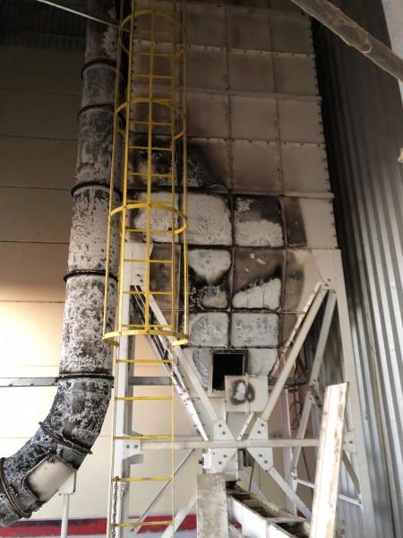 Funcionários controlam incêndio em equipamento de empresa industrial
