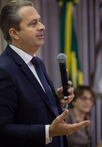 Candidato à presidência Eduardo Campos morre em acidente aéreo