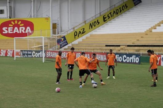 Elenco tricolor será blindado do clima de "oba-oba"