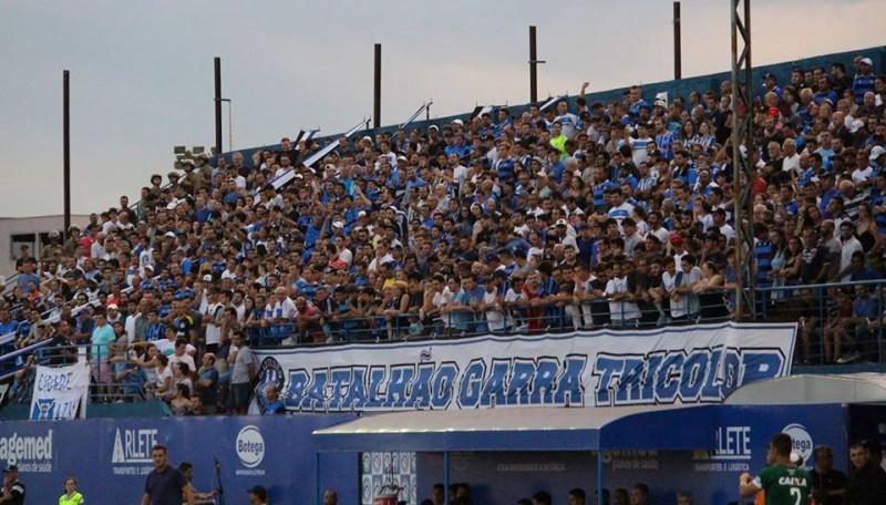 Radinhos, bandeiras e faixas liberadas em Tubarão