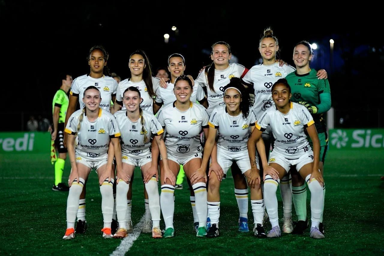Meninas Carvoeiras encerram temporada com foco em 2026