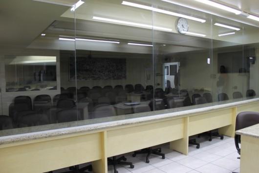 Câmara de Vereadores de Criciúma recebe divisória de vidro