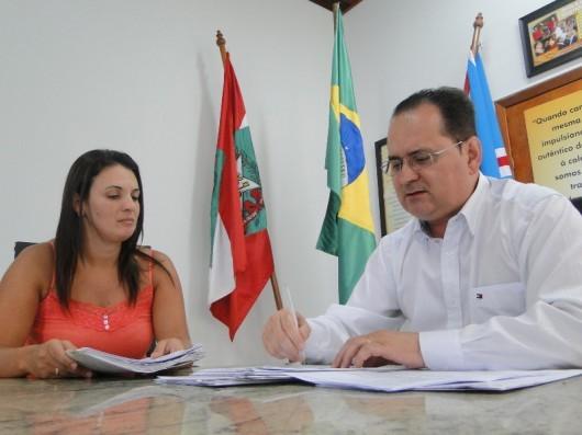 Micélia Luiz retorna à secretaria da Fazenda de Içara