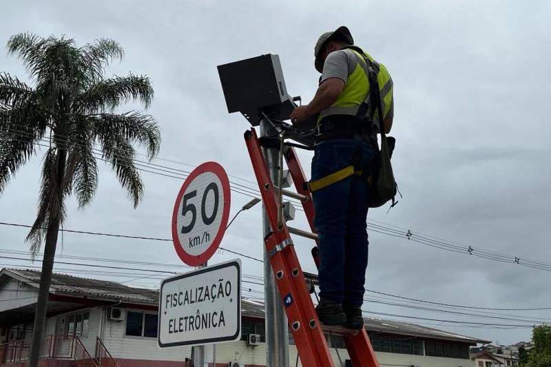 DTT de Criciúma anuncia retirada de radares em trechos com redução comprovada de velocidade