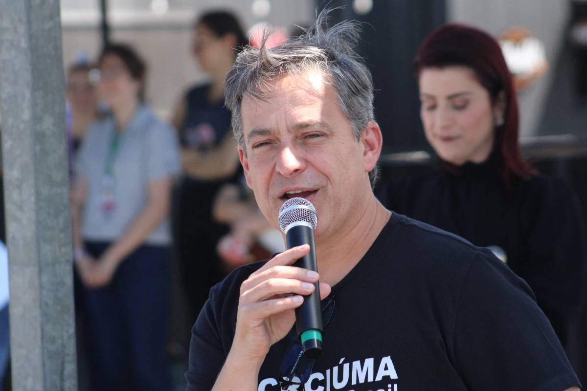 Fotos e vídeos: veja como foi a competição de lançamento de foguetes em Criciúma — foto 2