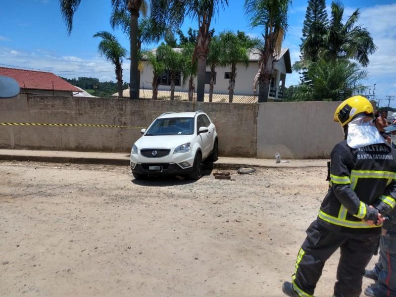 Mulher morre depois de ser atropelada pelo próprio carro em Criciúma 