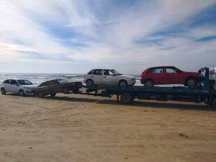 Polícia apreende veículos, arma de fogo e munições em Laguna