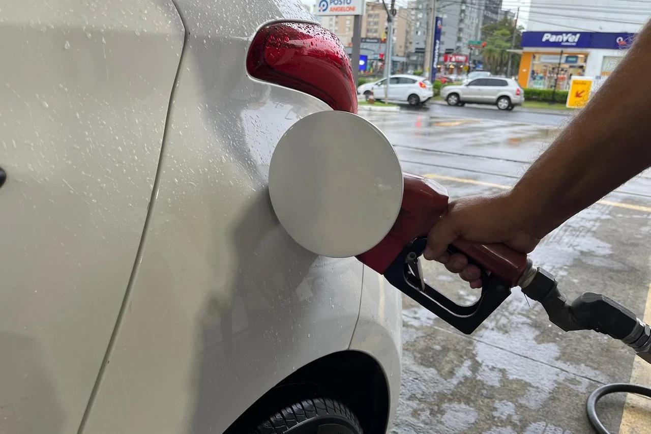 Gasolina e diesel mais caros nos postos a partir deste sábado