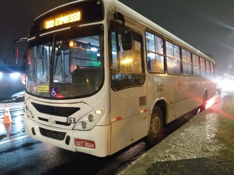 Pedestre morre atropelado por ônibus na avenida Centenário