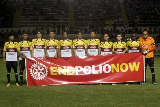 Torcedores convocados para lutar contra a poliomielite