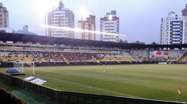 Acompanhe aqui o minuto a minuto de Criciúma 3 x 0 Santos