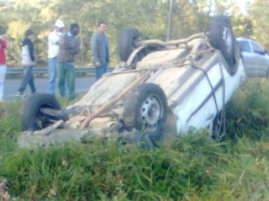 Capotagem deixa dois feridos na SC-446 em Urussanga