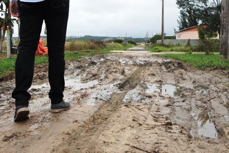 Ruas do Rincão passam por manutenção após período de chuva