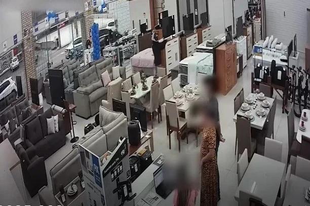 Vídeo: Polícia Civil conclui inquérito sobre roubo à mão armada em loja de Criciúma