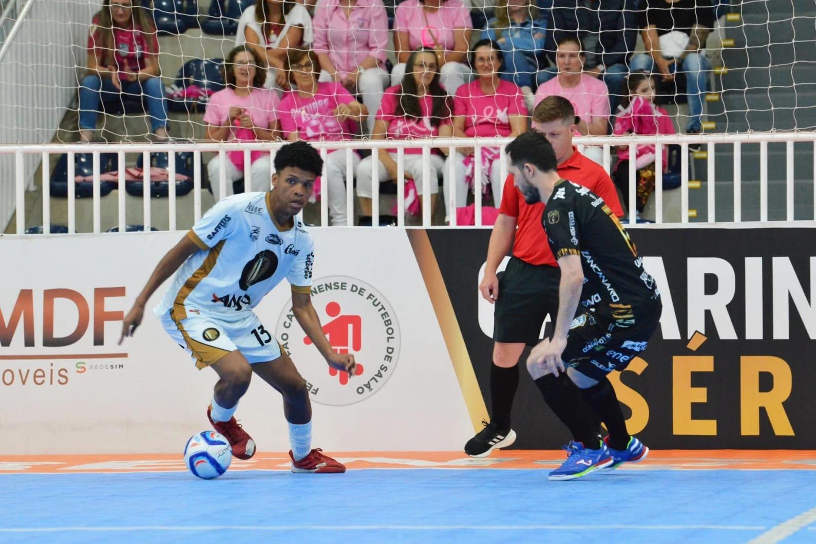 Criciúma Futsal abre vantagem nas quartas de final do Campeonato Catarinense