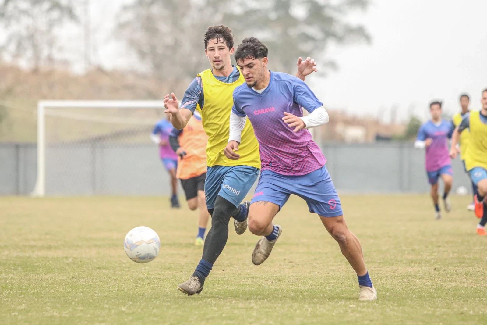 Times profissional e Sub-20 do Caravaggio realizam jogo-treino na Montanha