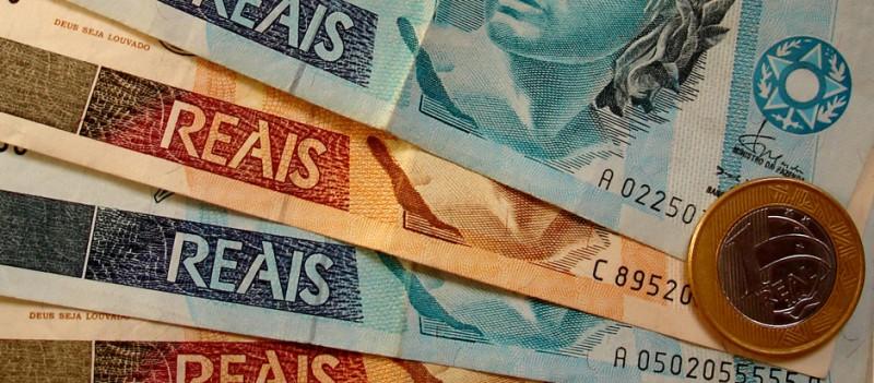 Quase 10 milhões de brasileiros devem usar FGTS para pagar dívidas