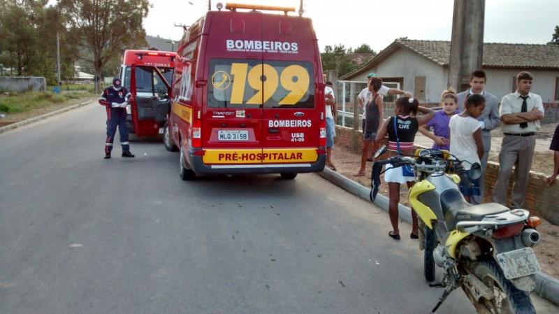 Colisão entre carro e motocicleta deixa homem ferido