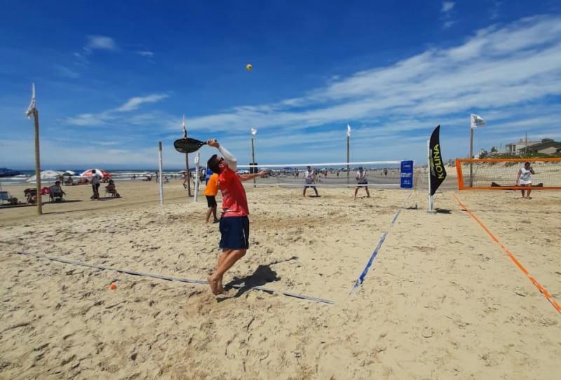 Torneio de Beach Tennis movimenta arena central no fim de semana