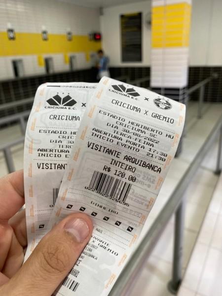 Torcida do Grêmio esgota ingressos para a partida contra o Criciúma 