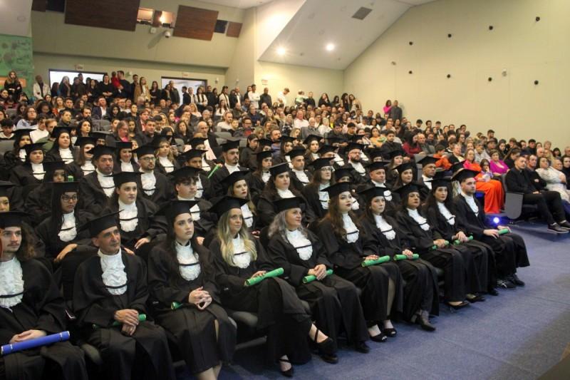 Unesc Tec forma novos profissionais das áreas da administração, enfermagem, massoterapia e necropsia