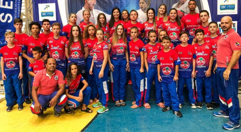 Mais de 50 medalhas para içarenses em competição virtual de Karatê
