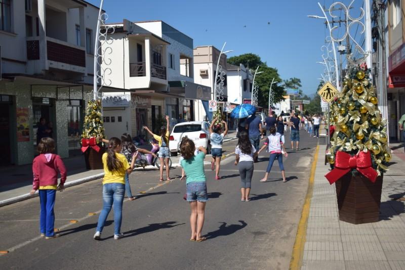 Desfile natalino vai reunir 170 componentes na abertura do 3º Natal Encantado de Jacinto Machado