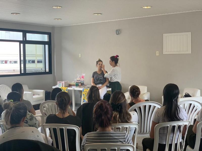Dia das mulheres: Pam Pizzetti dá dicas de beleza para profissionais da saúde 