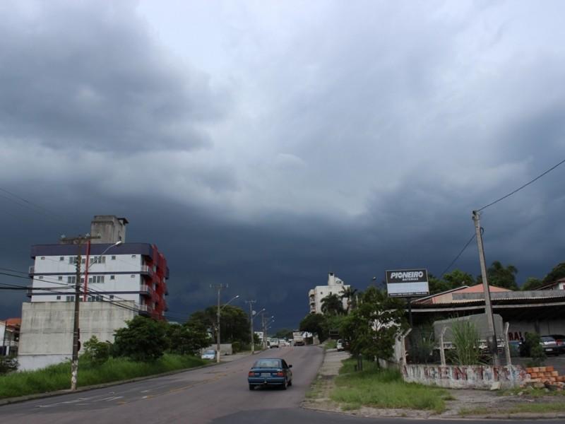Temporal chega à região (vídeo)