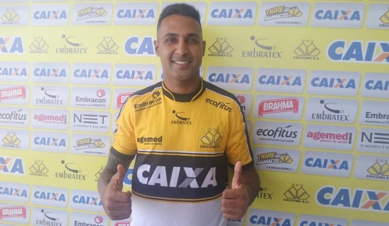 Fabinho Alves reforça ataque tricolor