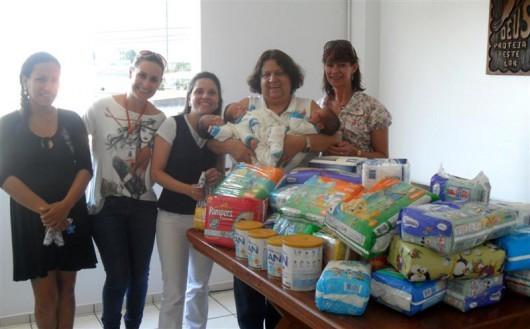 Clubes de mães de Içara unidos por trigêmeos