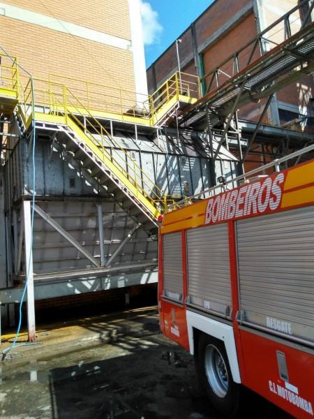 Reservatório de arroz é atingido por incêndio em Meleiro 