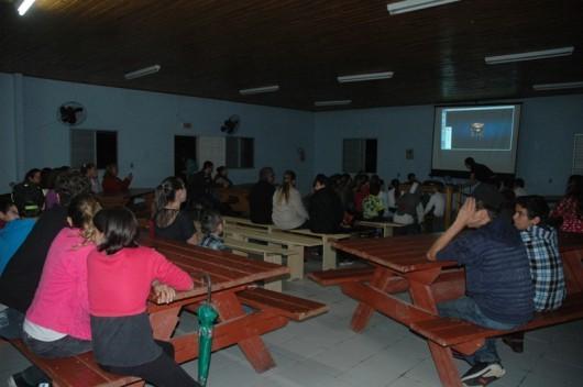 Projeto Cinema na Comunidade chega ao bairro Bom Jesus
