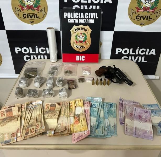 Suspeito de realizar tele-entrega de drogas é preso com revólver e munições em Tubarão 