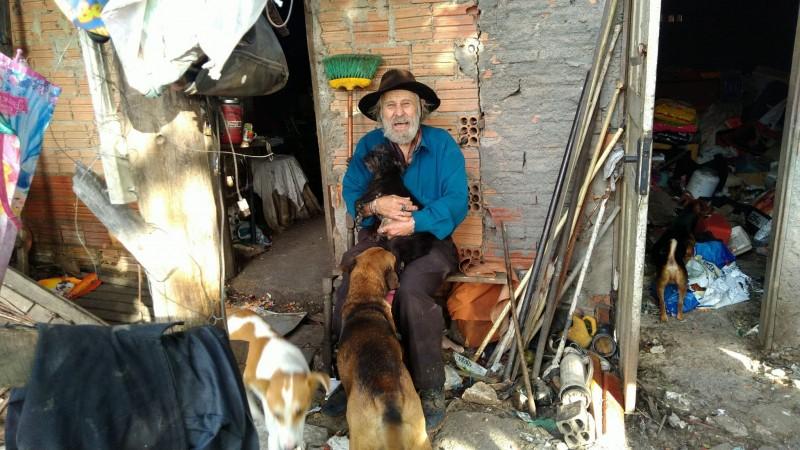 Seu João dos Cachorros e o reencontro com a filha após mais de 40 anos