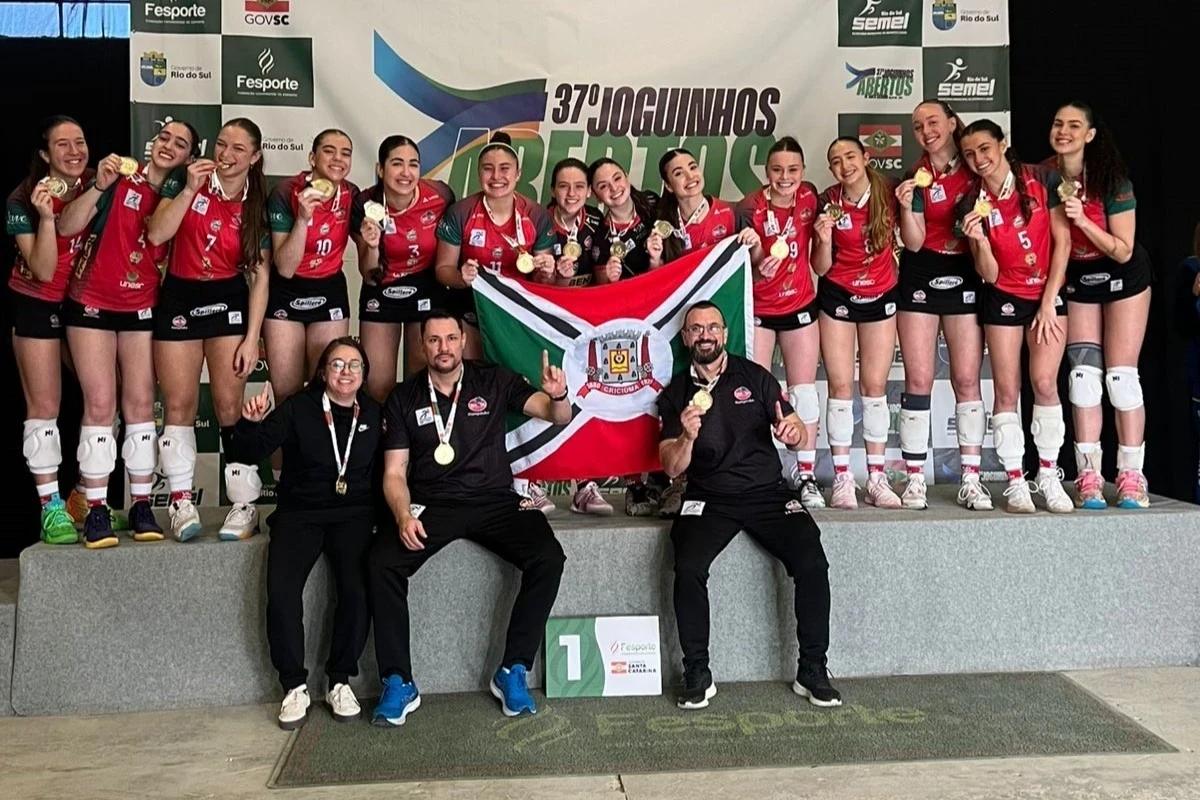 Voleibol de Criciúma garante feito inédito nos Joguinhos Abertos de Santa Catarina