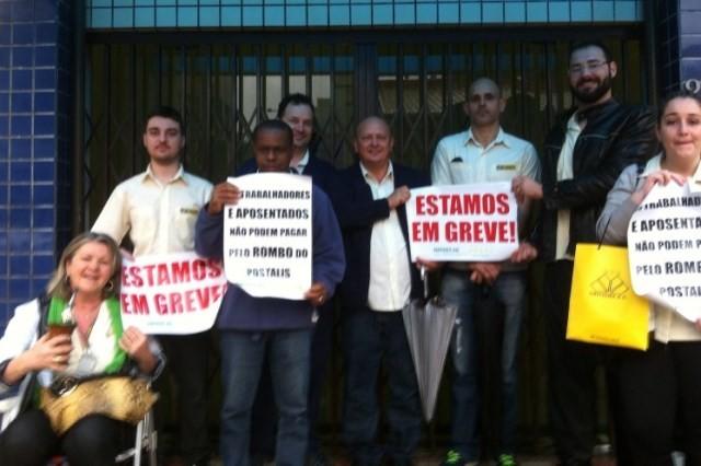 Servidores dos Correios aguardam proposta da empresa estatal