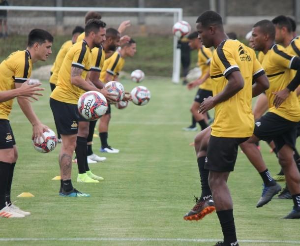 Criciúma realiza último treino antes do clássico contra Figueirense