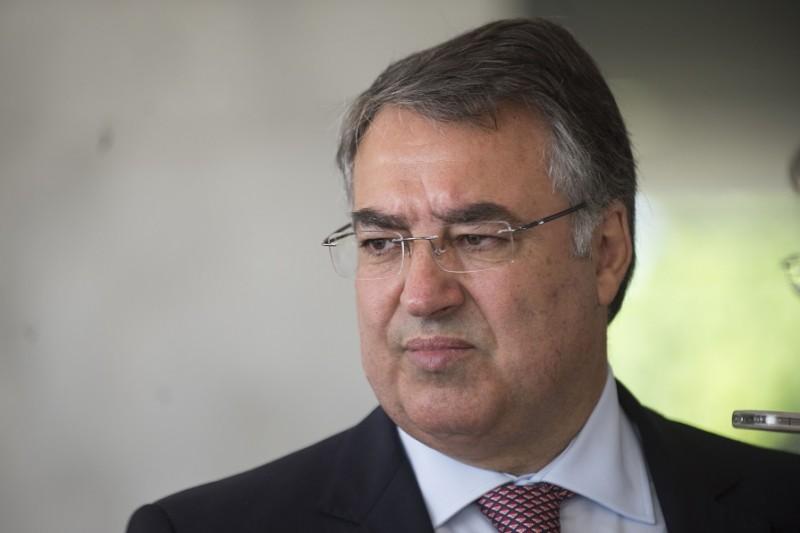 STJ autoriza investigação contra governador de SC