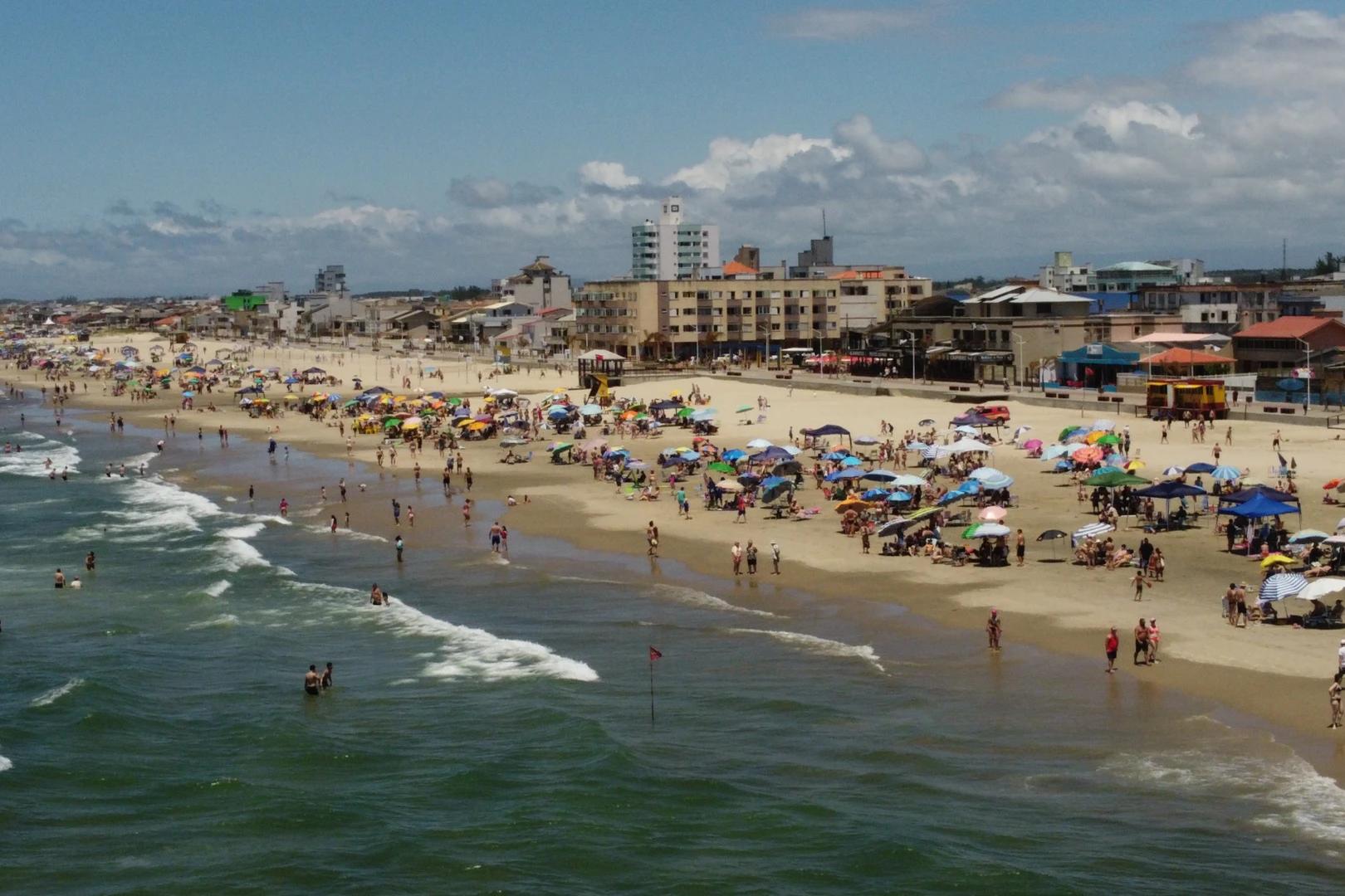 Balneário Arroio do Silva lança concurso 'Garota da Praia'