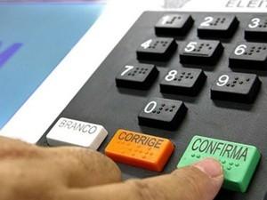 Candidatos são punidos por propaganda antecipada